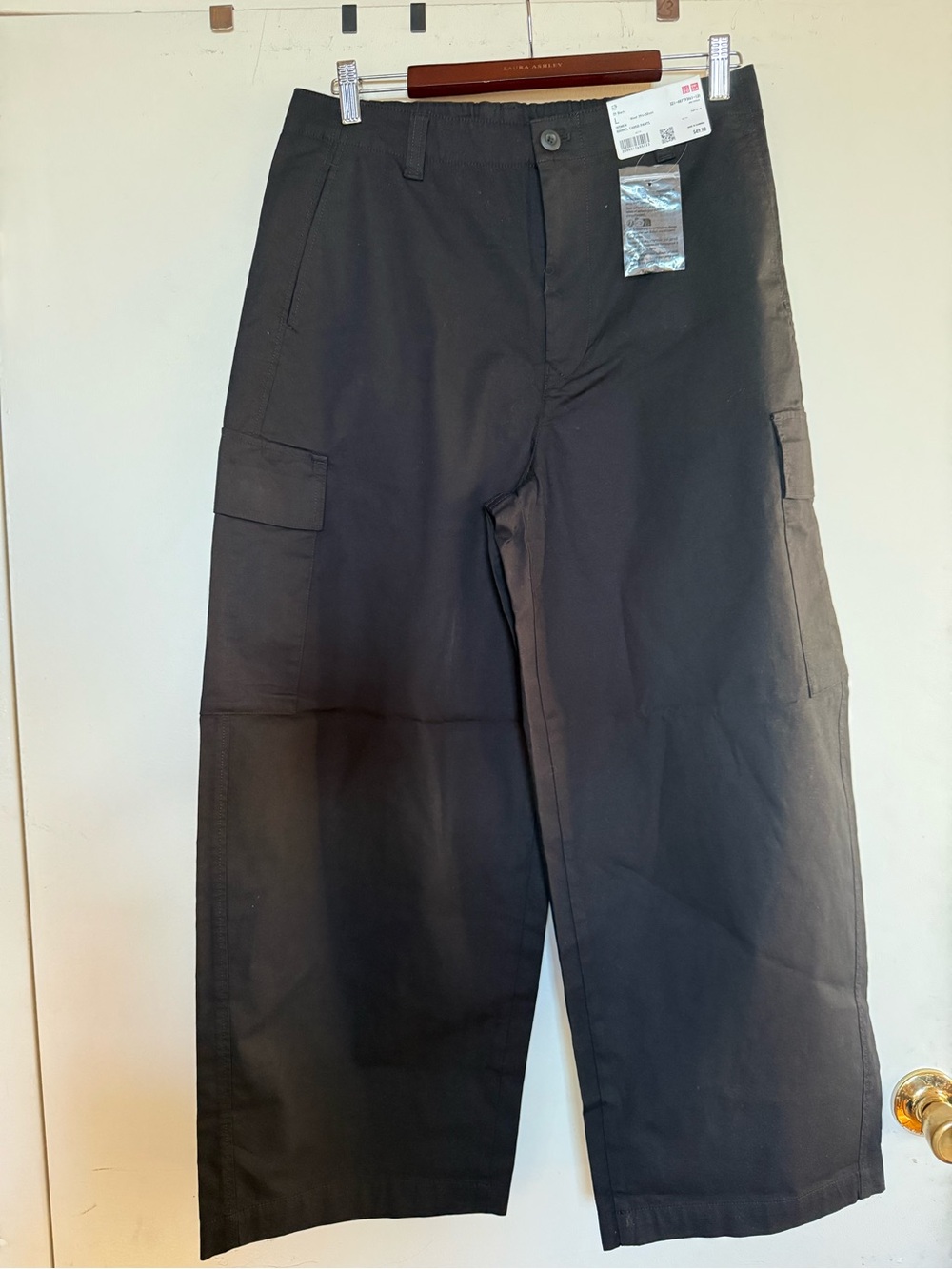 NWT UNIQLO Black Barrel Cargo Pants Women L Utility Wide Leg